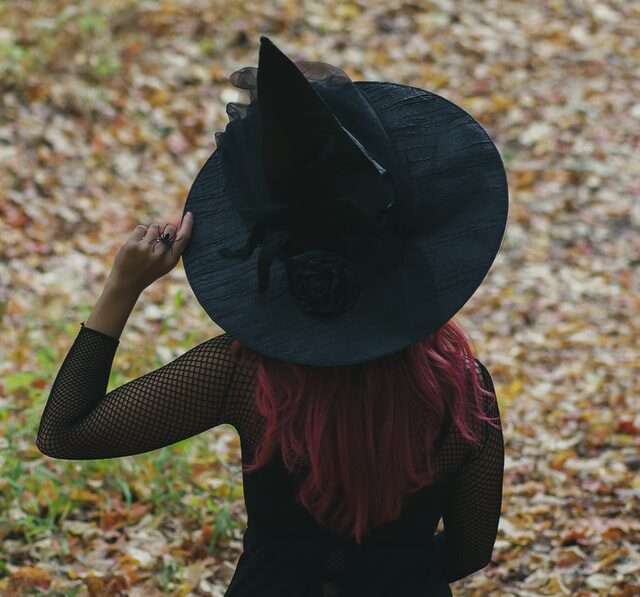kayla-maurais-R9sNVryhseU-unsplash zapisi pegave veštice