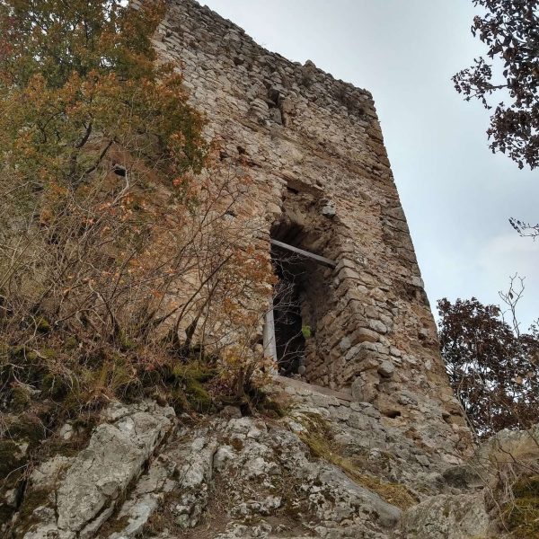 Sokograd, tvrđava koju čuvaju legende